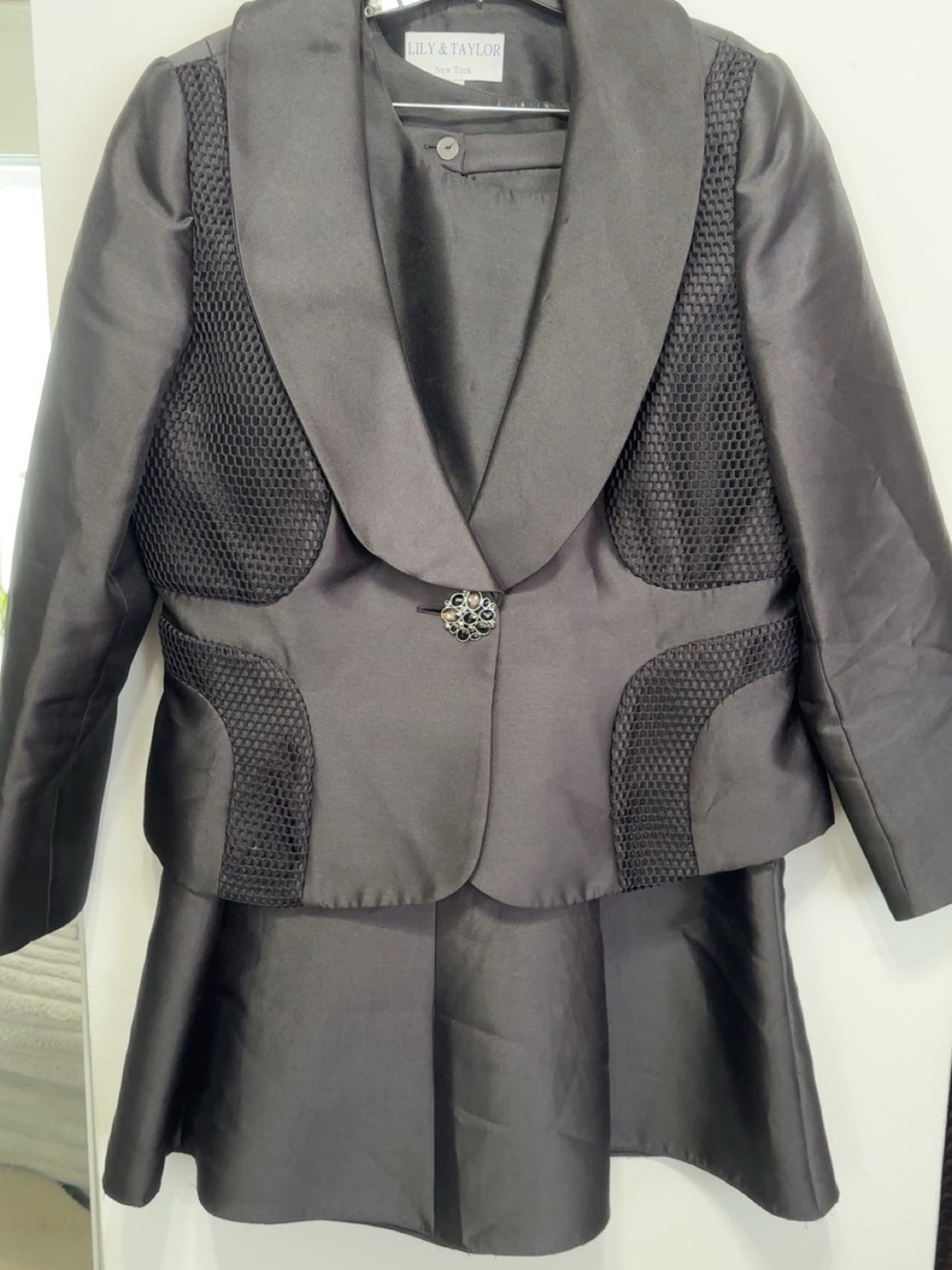 Lilly & Taylor Black Satin Textured Panel Blazer